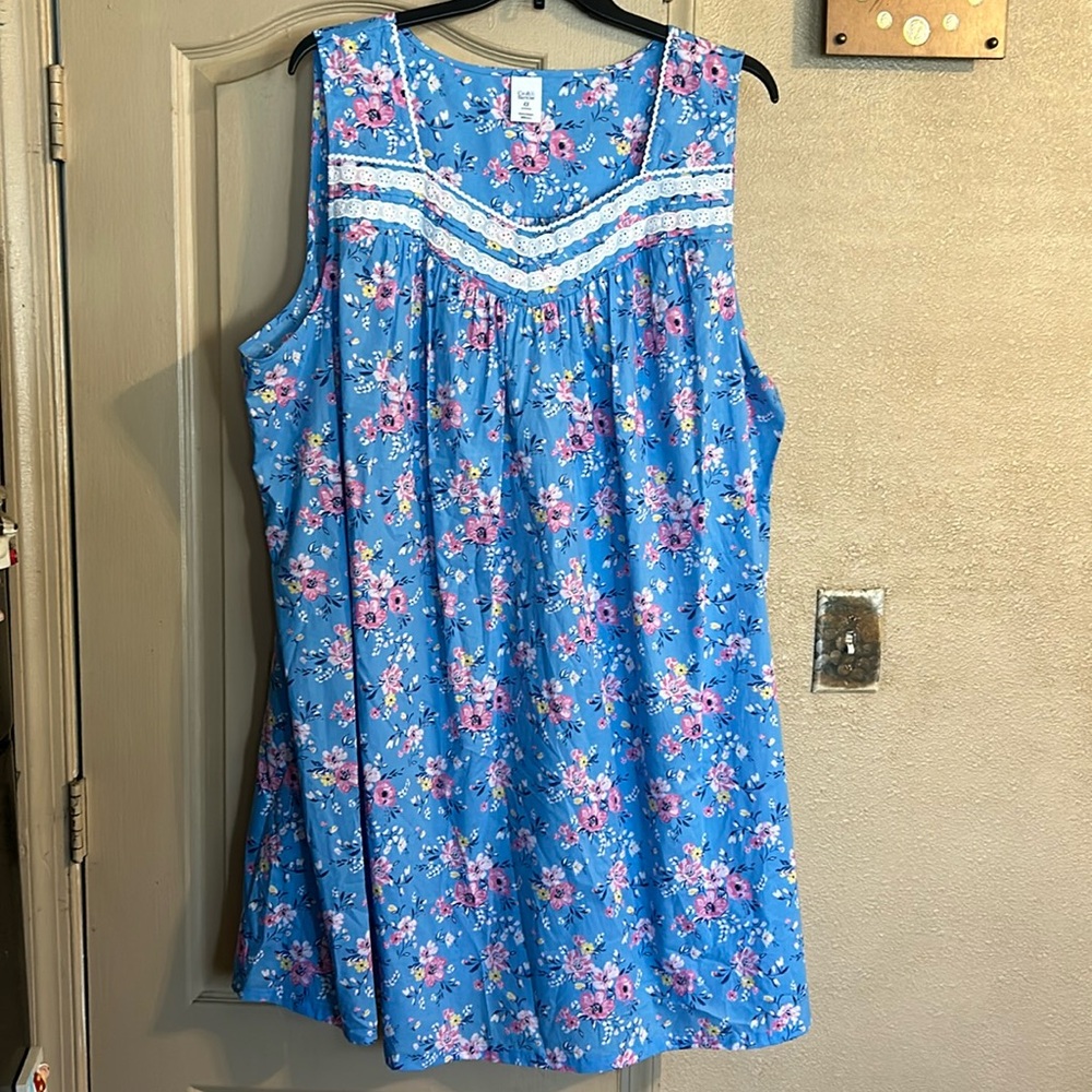 NWT Sz 2x blue floral nightshirt Croft and Barrow